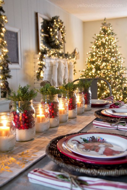 frascos con velas y aromas como centro de mesa en navidad 