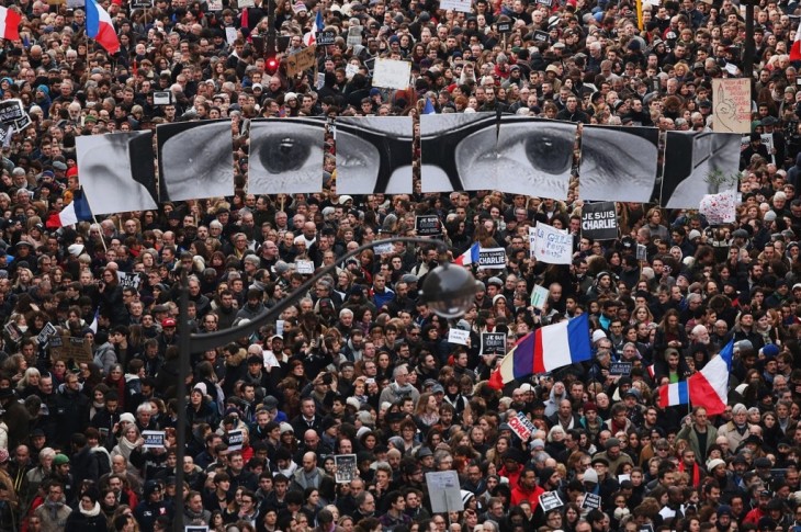 Marcha de la Unidad con el semanario Satírico Charlie Hebdo, donde murieron al menos 12 personas, entre ellos murió su director y su principal dibijante: Charb