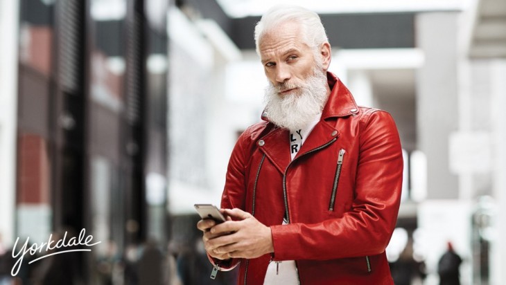 Fashion Santa en el centro comercial Yorkdale en Toronto 