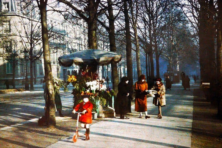 Mujeres en una de las calles de París, 1914 