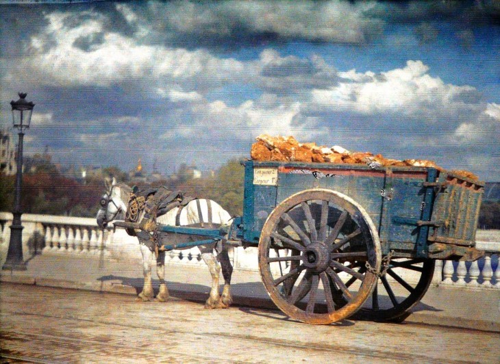 Carreta con un burro en las calles de París en 1914 