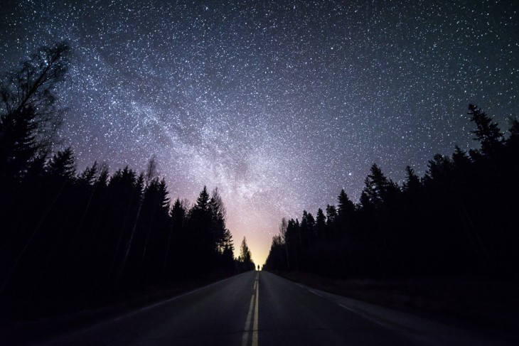 Autopista en Finlandia a cargo del fotógrafo Mikko Lageerstedt