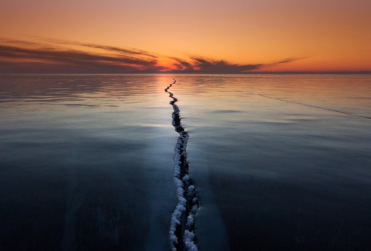 Agrietando la superficie, Siberia por Alexey Trofimov