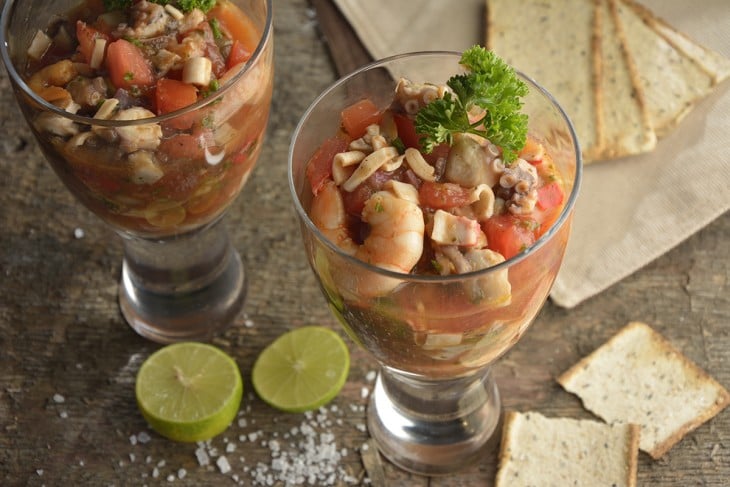 platillo de mariscos mexicano