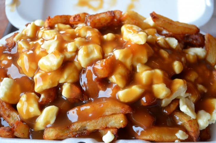 papas poutine receta canadiense