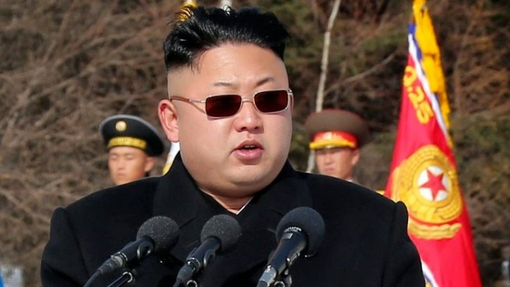 dictador de norcorea con lentes cuadrados