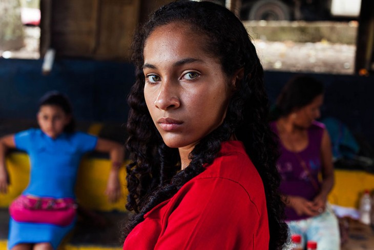 MUJER COLOMBIANA RADICA DA EN ECUADOR