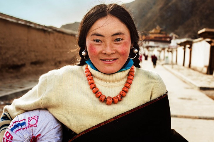 mujer tibetana en china