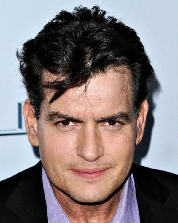 Cara de la mezcla de los rostros de Charlie Sheen y Ashton Kutchen