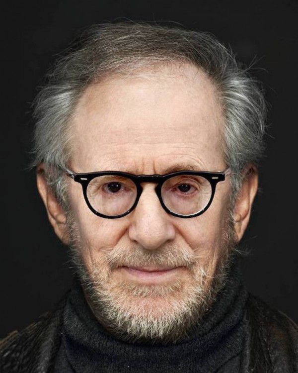 mezcla de las caras de Steven Spielberg y Woody Allen