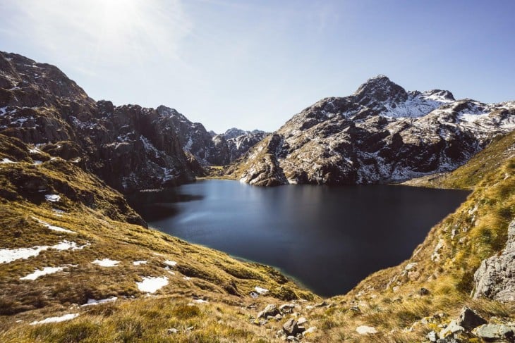 Parque Nacional de Monte Aspiring en Lago Harris en Nueva Zelanda 