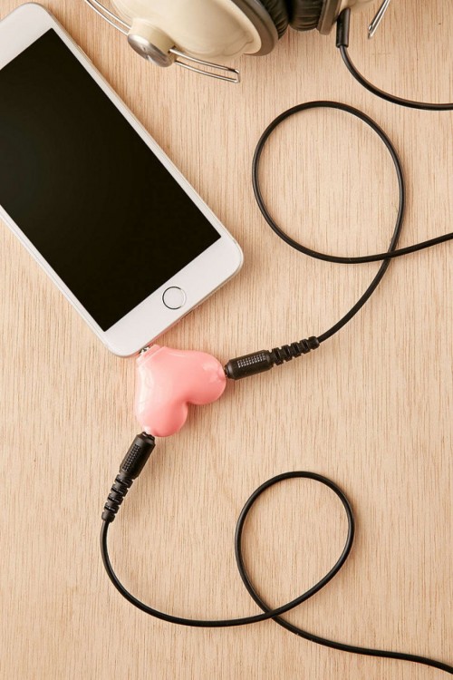 divisor para los auriculares en forma de corazón rosa 