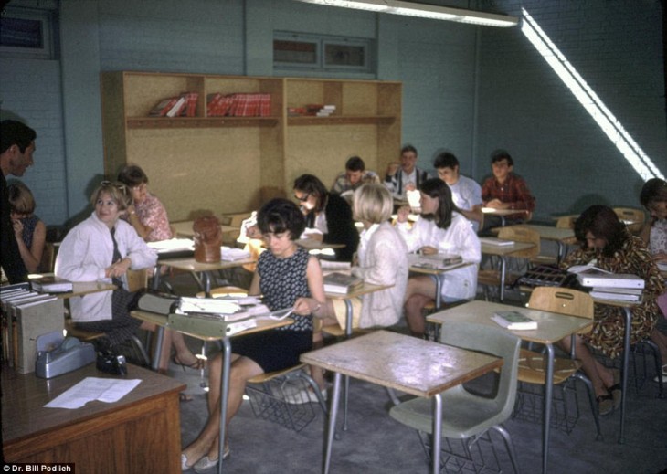 Afganos estudiantes en Afganistán, 1960 