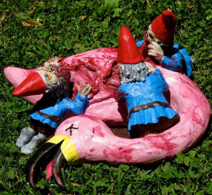 gnomos zombies como adorno para jardín 