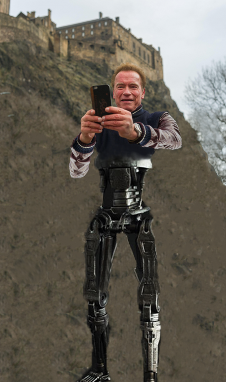 selfie photoshopeada de Arnold en Edimburgo 