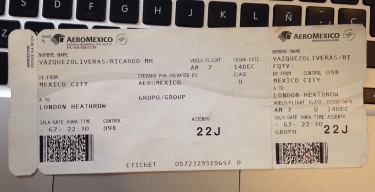 Boleto de avión de la aerolínea "AeroMexico" 