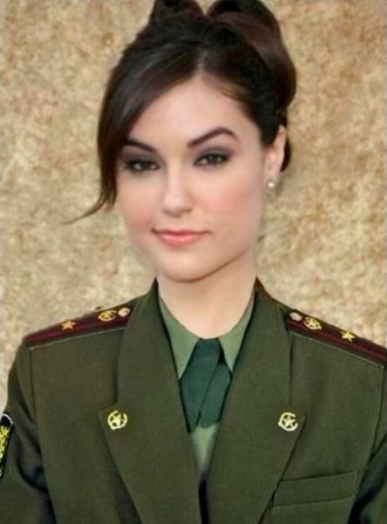 mujer militar
