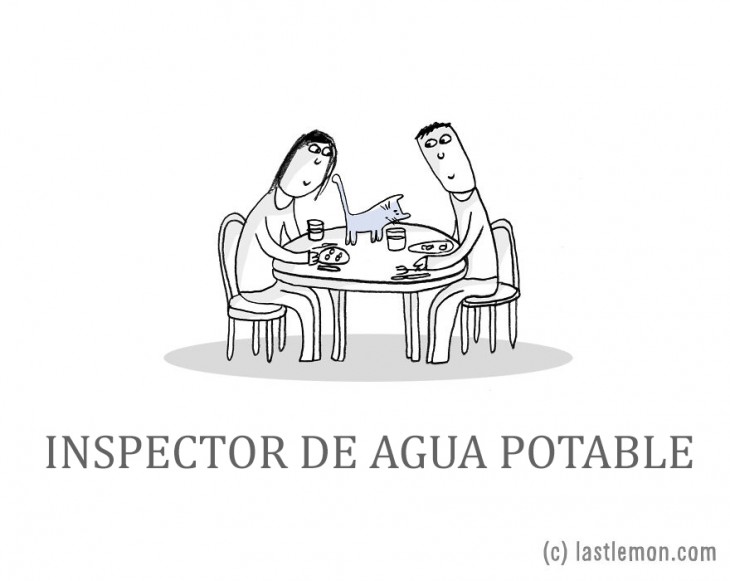 Ilustración que muestra dos personas sentados a la mesa comiendo mientras su gato checa el agua de un vaso