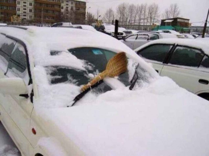 CÓMO CONDUCIR BAJO UNA TORMENTA DE NIEVE CON INGENIO Y MENOR CANTIDAD DE NIEVE