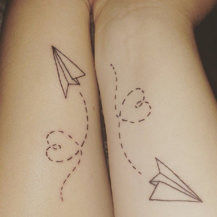 tatuaje hermanas pelos de uñas