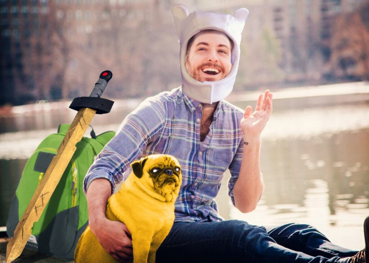 Batalla de photoshop a este hombre y su perro pug como los personajes de Finn y Jake 