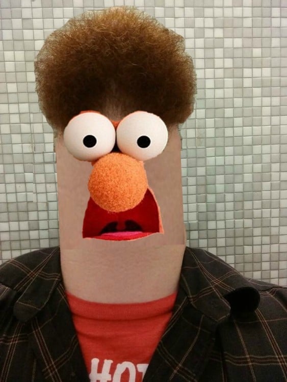 Batalla de photoshop al hombre de la barba convertida en Beaker, un personaje de Los Muppets