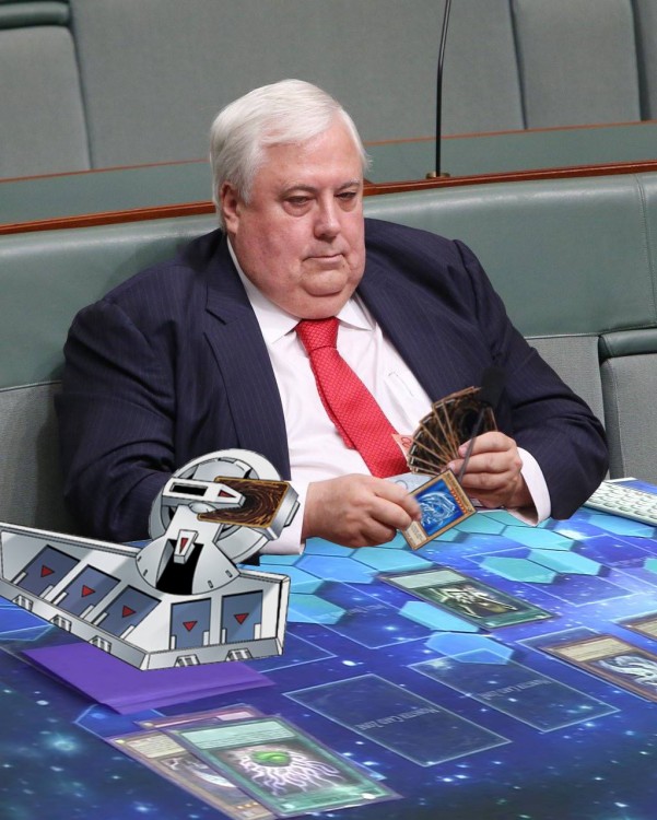 Photoshop del político australiano jugando cartas de Yugi Oh