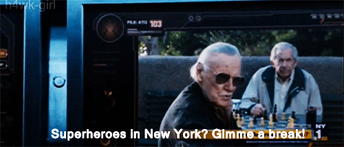 Gif del cameo de Stan Lee en la película de Avengers Assemble en el 2012 