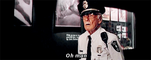 Gif del cameo de Stan Lee en la película de el capitán américa el soldado del invierno en el 2014 