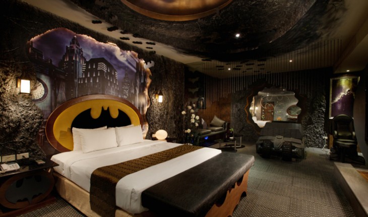 Habitación decorada con artículos de Batman 