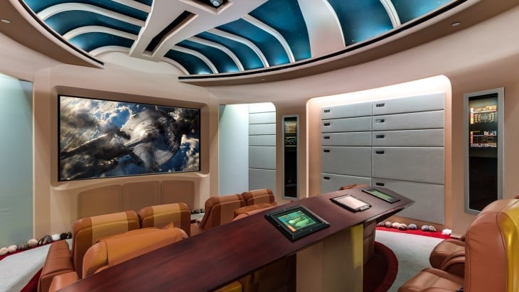 interior de una mansión al estilo Star Trek 