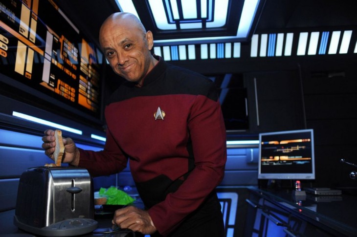 Tony Alleyne propietario de un departamento al estilo Star Trek 