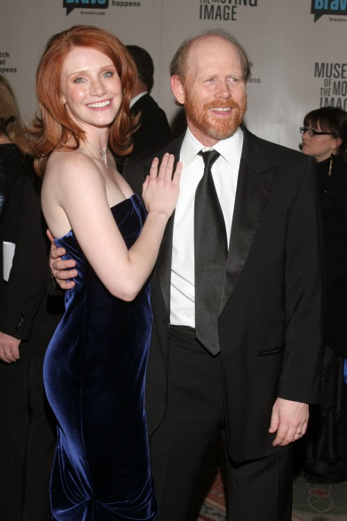 Ron Howard abrazando a su hija Bryce