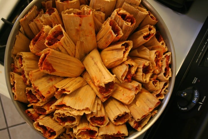 Vaporera llena de tamales 
