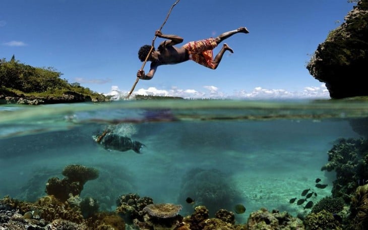 fotografía que muestra la pesca tradicional en la isla de mare en Nueva Caledonia