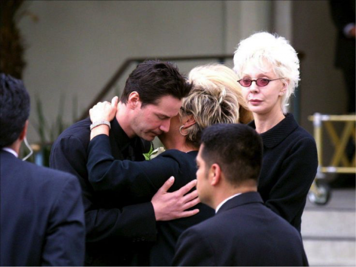 KEANU REEVES EN EL FUNERAL DE SU ESPOSA JENNIFER SYME