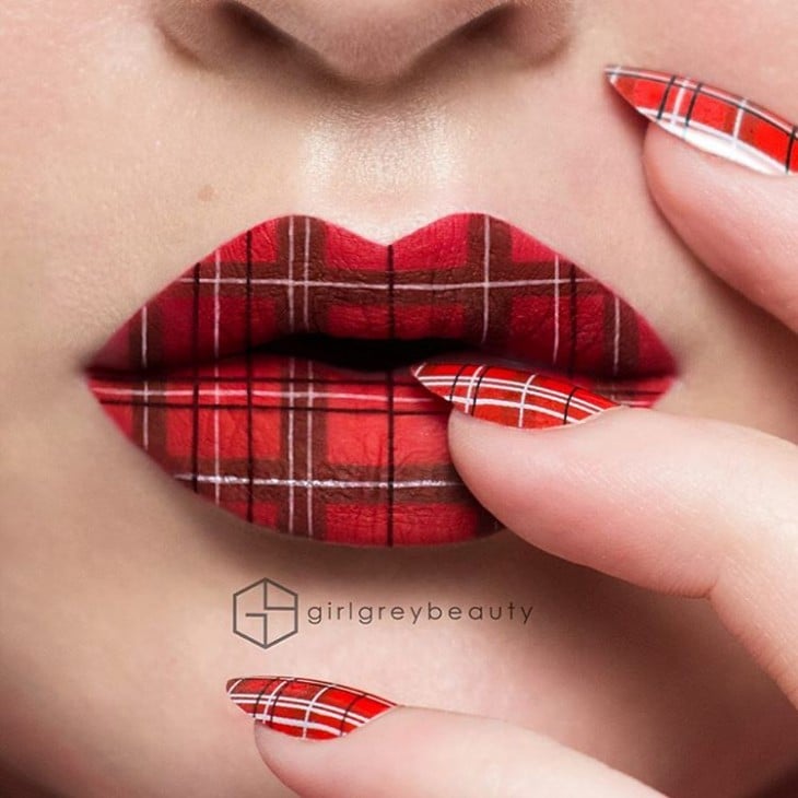 labios con un diseño cuadriculado en color rojo 