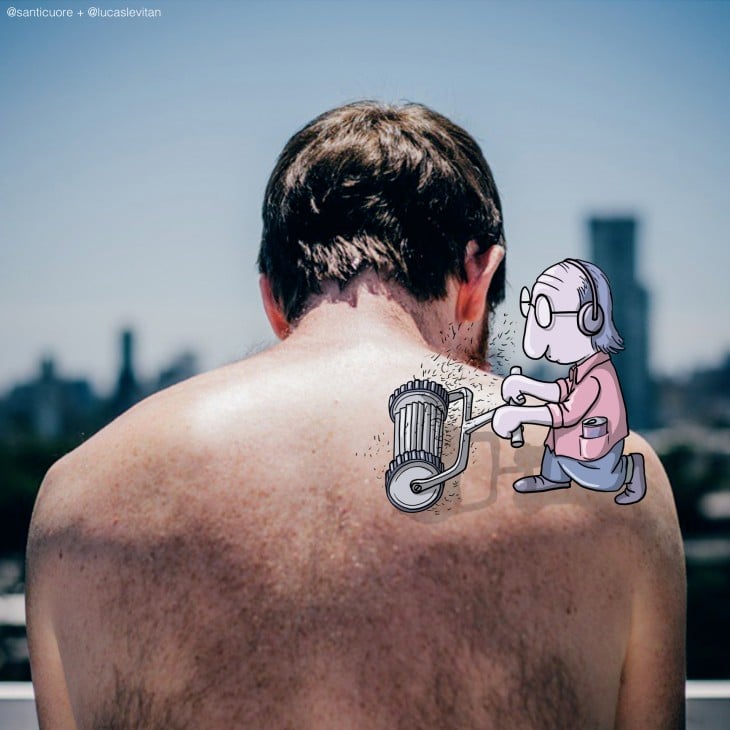 divertida fotografía de la espalda de un chico siendo podada por un dibujo animado con una podadora 