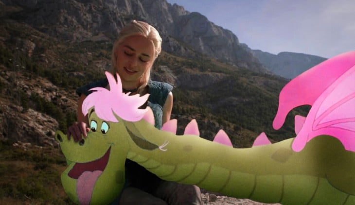 Batalla de Photoshop Daenerys Game of Thrones con un dragón animado entre sus manos 