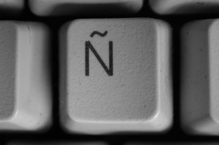 letra Ñ sobre el teclado de una computadora 