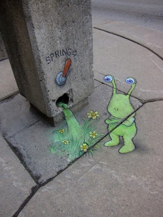 David Zinn crea obras de arte con tiza en las calles de Michigan 