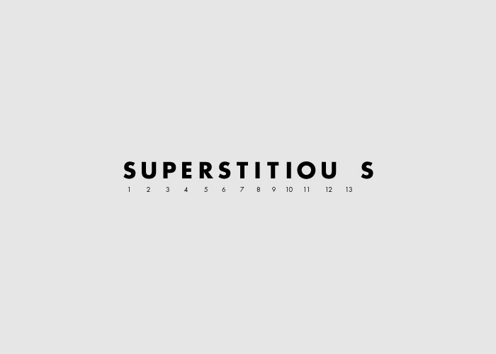 caligrama de la palabra superstitious