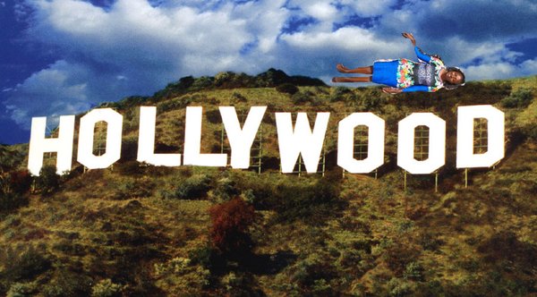 photoshop de la keniana Seve Gat´s sobre el letrero de Hollywood 