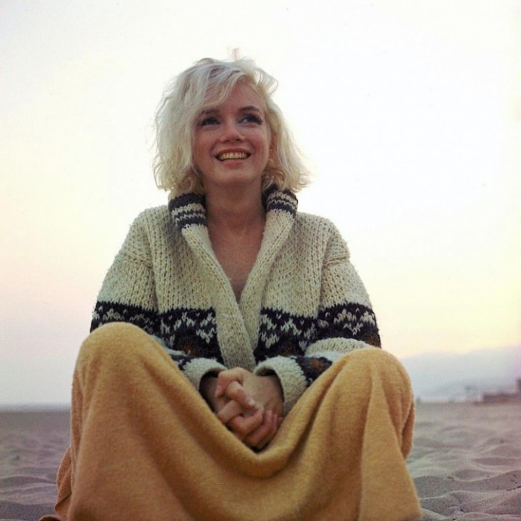 MARILYN SUETER DE LANA SONRIENDO FELIZ