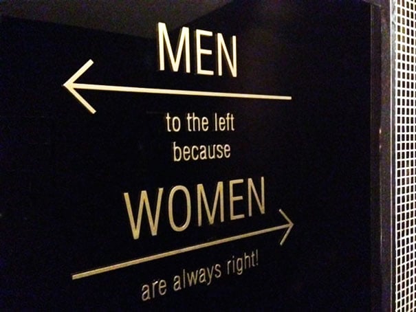 letreros de baños, hombres a la izquierda, mujeres a la derecha