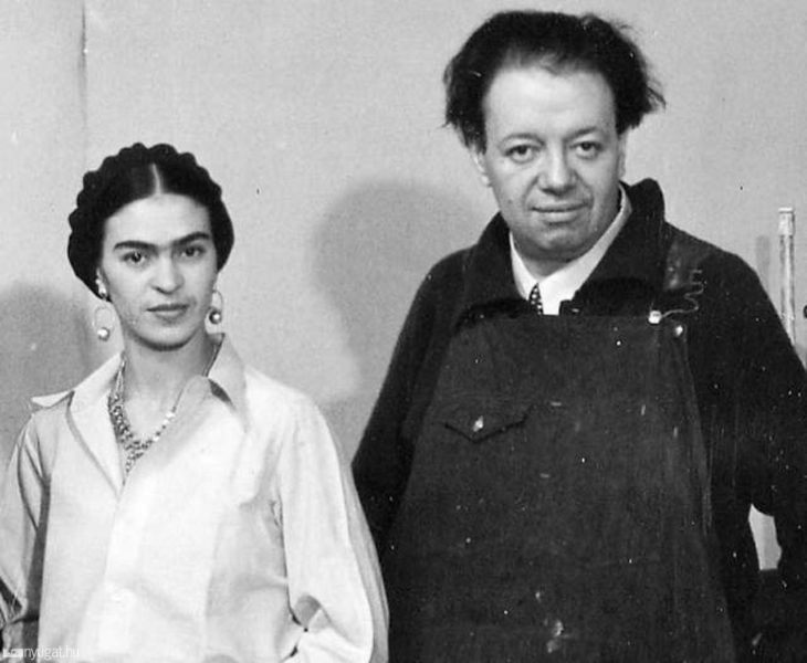 FRIDA KALHO CON UNA MASCULINA CAMISA