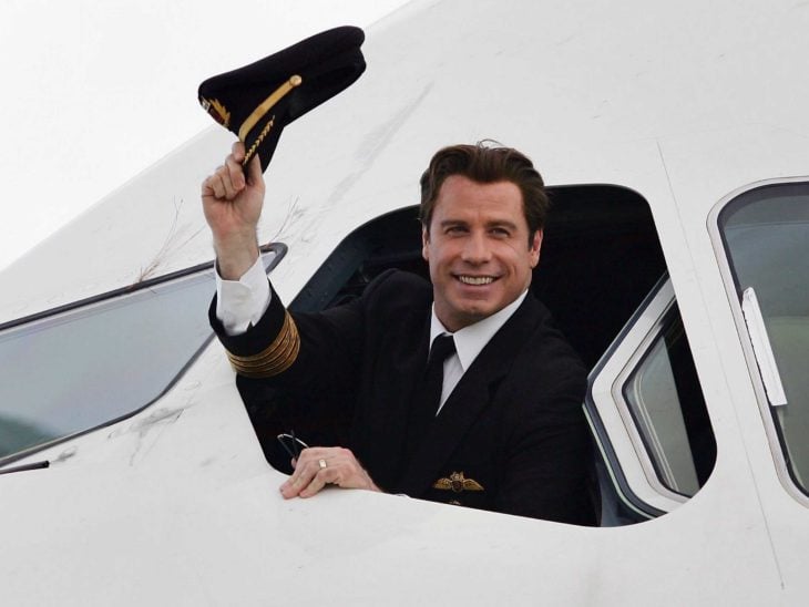 JOHN TRAVOLTA DE PILOTO DE AVIÓN