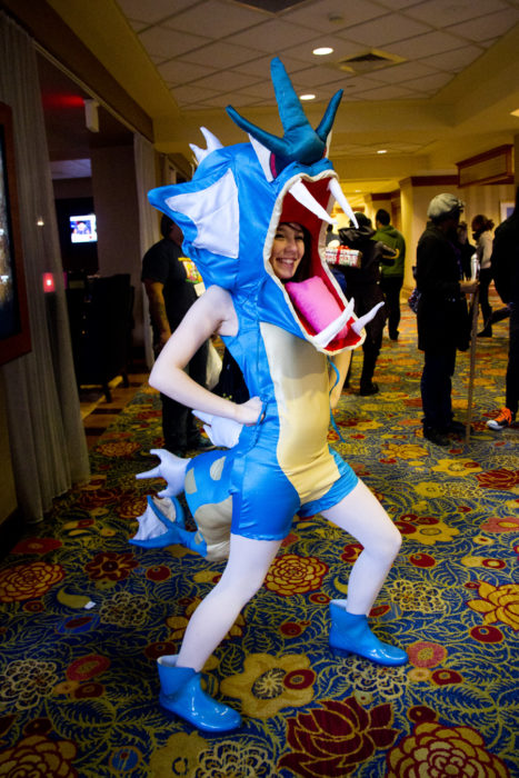 Chica vestida del pokemon Gyarados fue trolleada en Reddit 