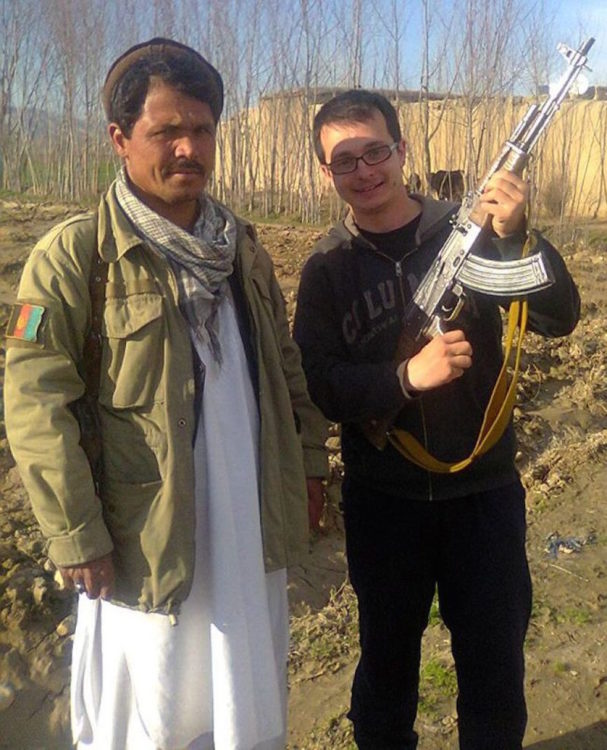 Timotei Rad se encontró con un talibán escondido en un bosque
