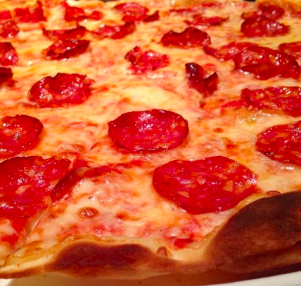 pizza de peperoni con queso 